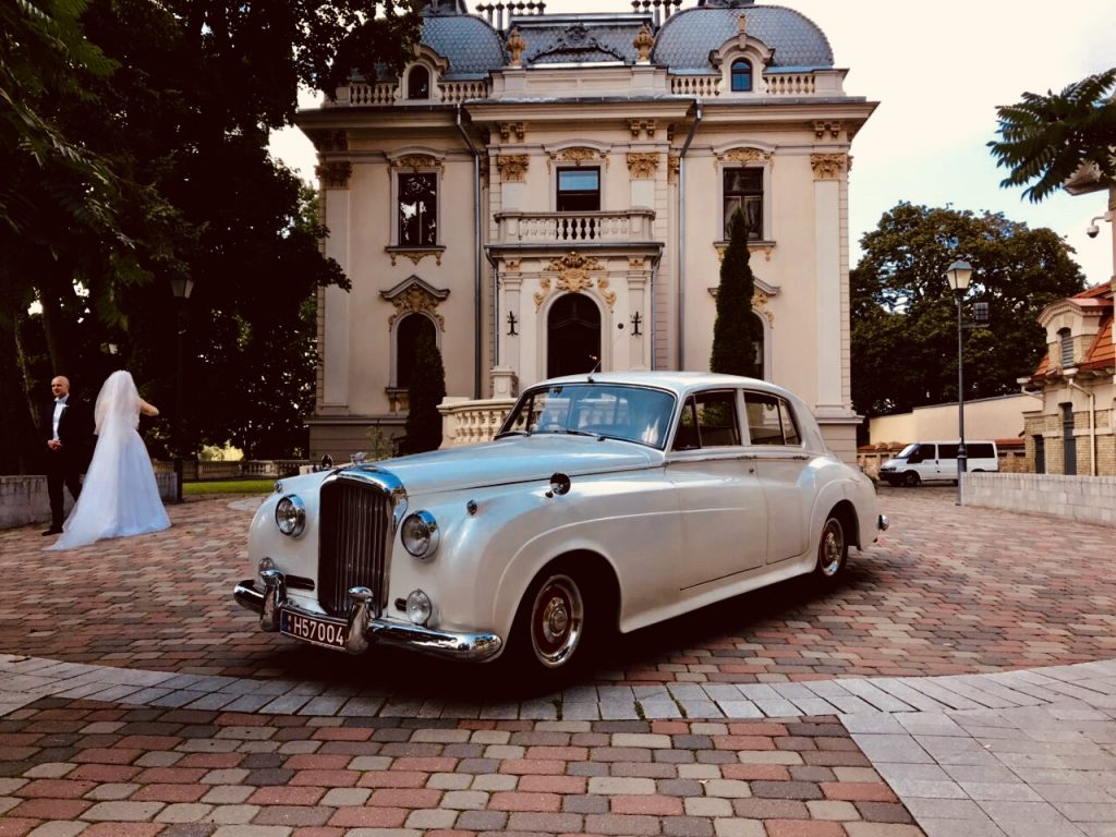 Retro Klasikinis automobilis – nuotrauka 7